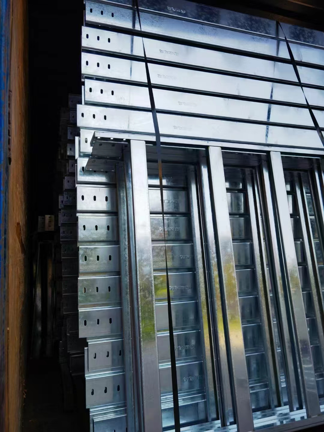 安裝阻燃鍍鋅線盒時有哪些注意事項？